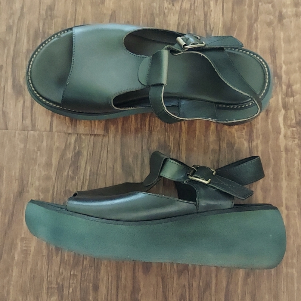 Platform sandals